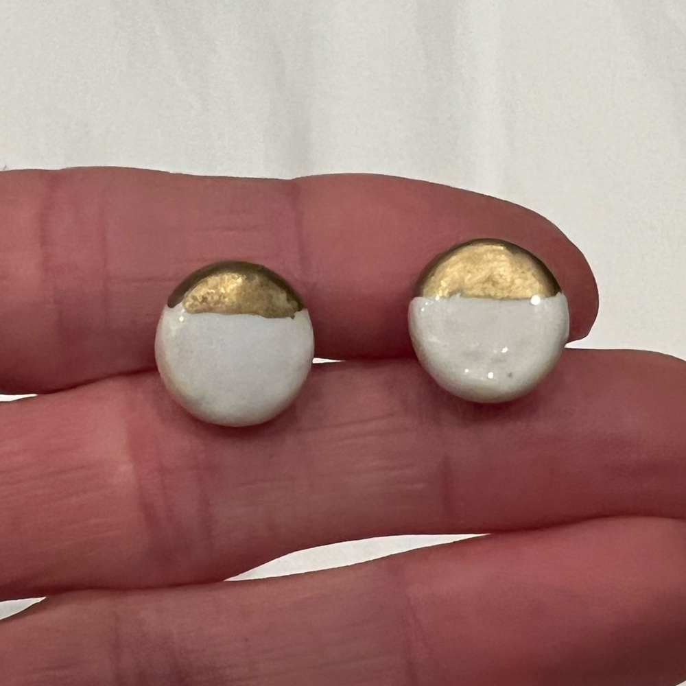 Clay studs
